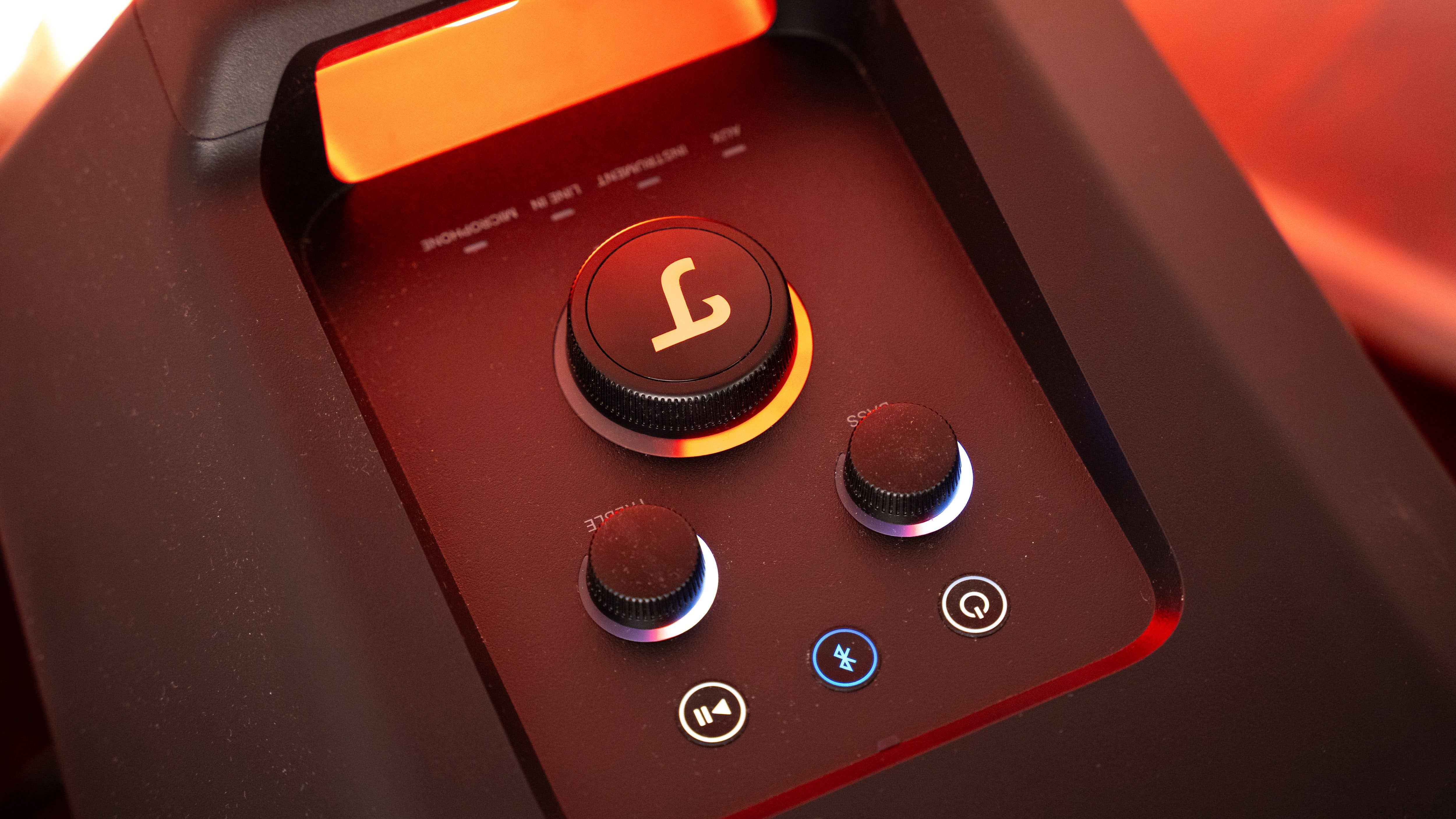 Les commandes de la Teufel Rockster Air 2