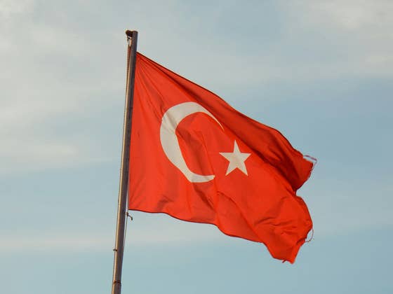 Prudence en vacances : la Turquie bloque les cartes eSIM d’itinérance de certains opérateurs