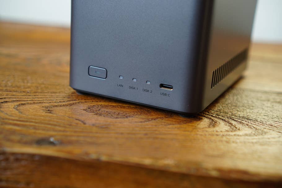 Ugreen NASync DH2300