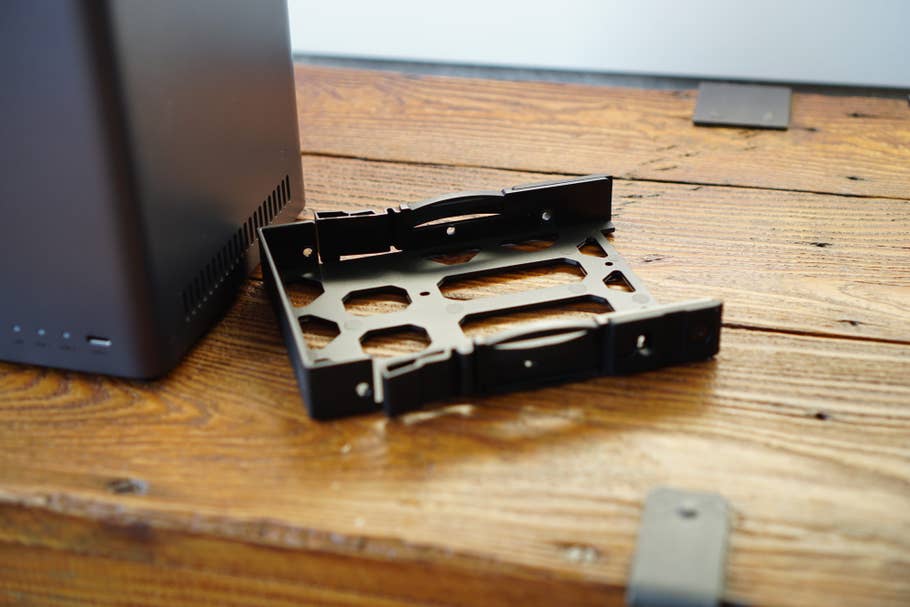 Ugreen NASync DH2300