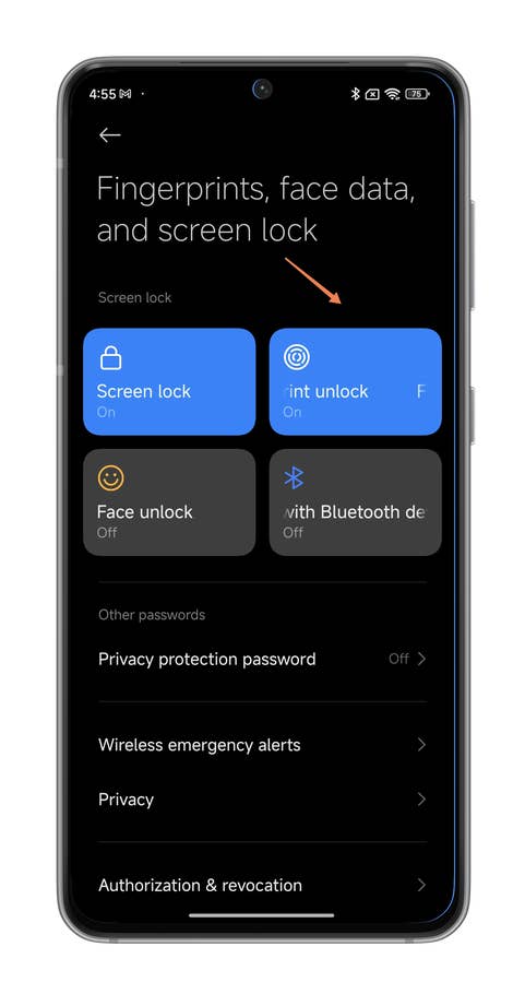 Captures du0027écran de HyperOS montrant comment réduire la luminosité du lecteur du0027empreintes digitales