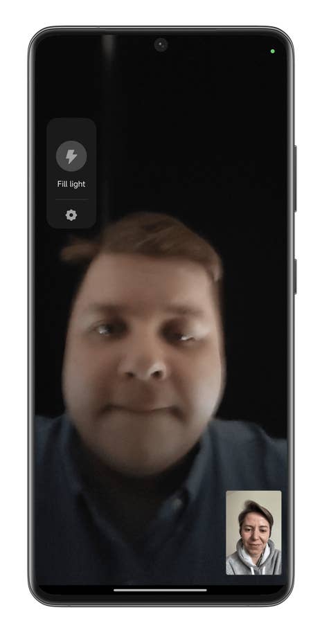 Capture du0027écran montrant comment utiliser la fonction Fill Light de Xiaomi pour éclairer vos appels vidéo en basse lumière