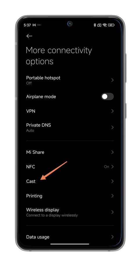 Captures du0027écran de HyperOS montrant comment diffuser lu0027écran de votre smartphone Xiaomi
