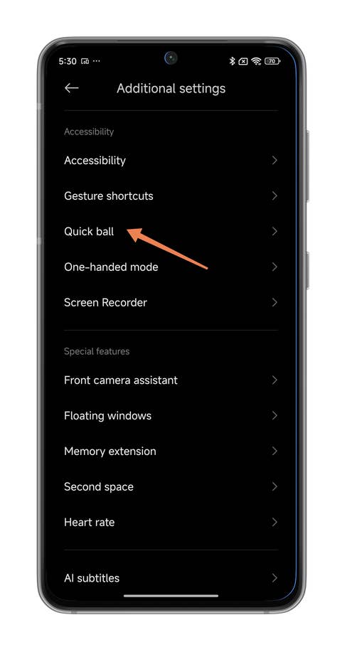Captures du0027écran de HyperOS montrant comment utiliser le raccourci Quick Ball