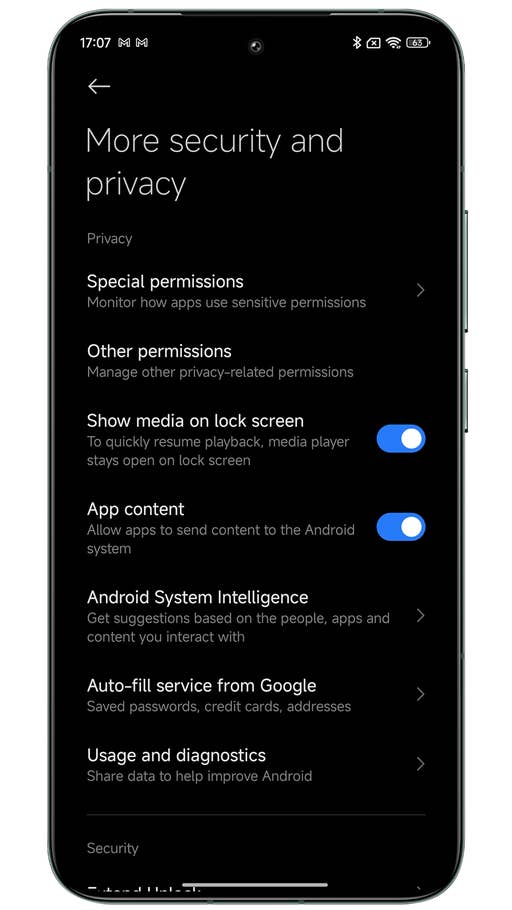 Capture du0027écran de Xiaomi HyperOS montrant les paramètres de sécurité et confidentialité
