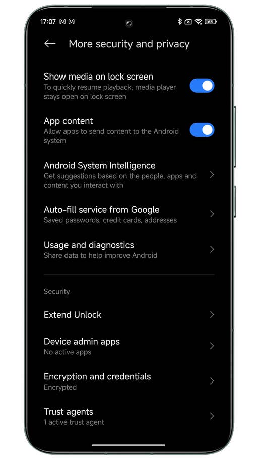 Capture du0027écran de Xiaomi HyperOS montrant les paramètres de sécurité et confidentialité
