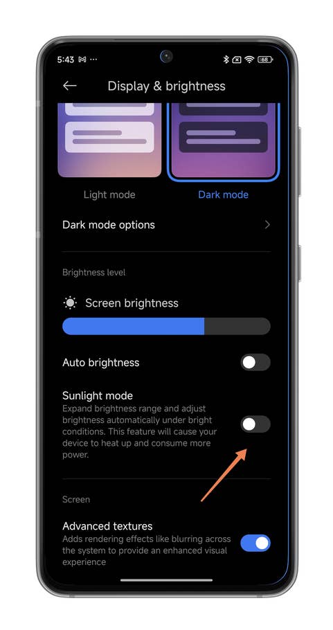 Captures du0027écran de HyperOS montrant comment activer le mode de luminosité en plein soleil sur votre smartphone Xiaomi