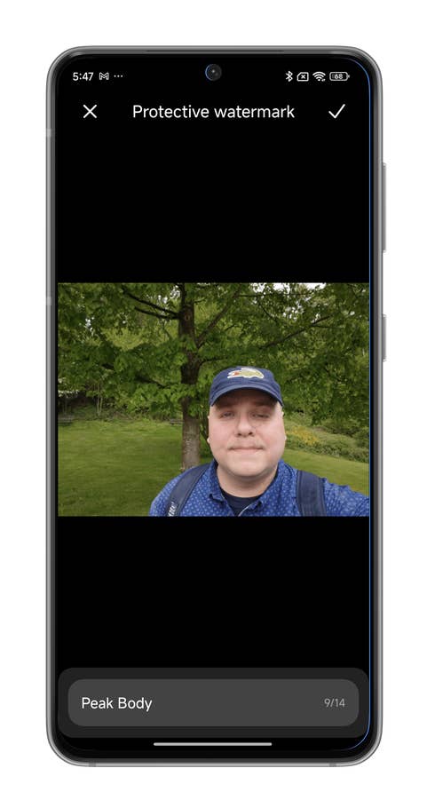 Captures du0027écran de HyperOS montrant comment ajouter un watermark à vos photos dans votre smartphone Xiaomi